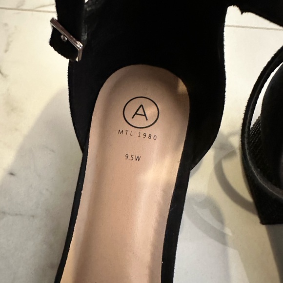 Addition Elle size 9.5W fits like 11 - Picture 2 of 5